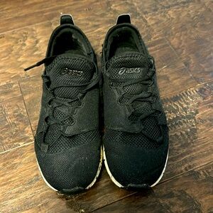 Asics Sneakers